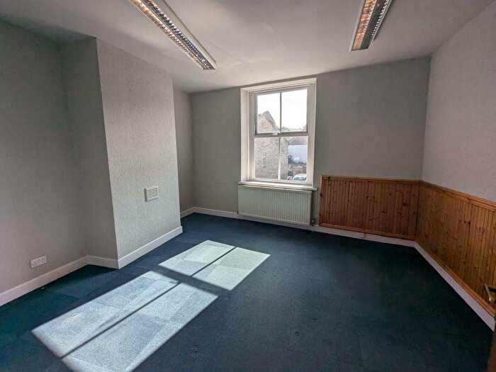 2 Bedroom House For Sale In High Street, Idle, Bradford, BD10