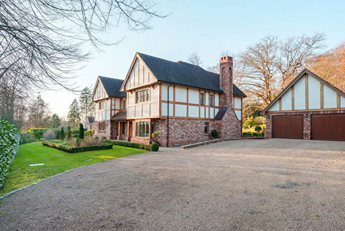 6 Bedroom Detached House For Sale In Furzefield Chase, Dormans Park, RH19