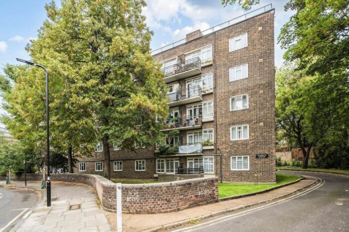 3 Bedroom Flat For Sale In Mortimer Crescent, , Hampstead, NW6