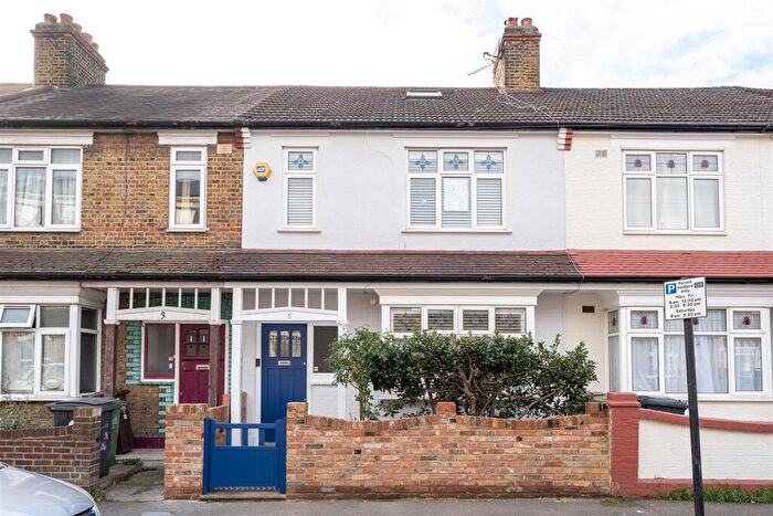 4 Bedroom Terraced House For Sale In Wellesley Road, Walthamstow, E17