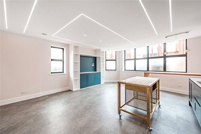 1 Bedroom Flat To Rent In Munster Road, London, SW6