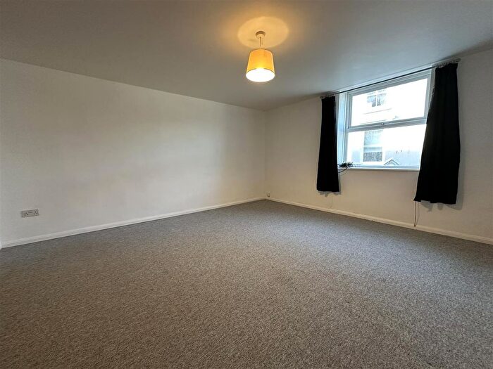 2 Bedroom Flat To Rent In Fore Street, Brixham, TQ5