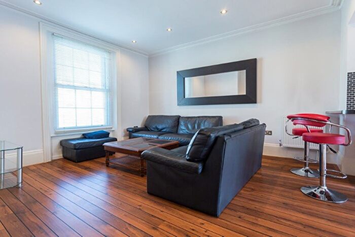 2 Bedroom Maisonette To Rent In Camden Road, London, NW1