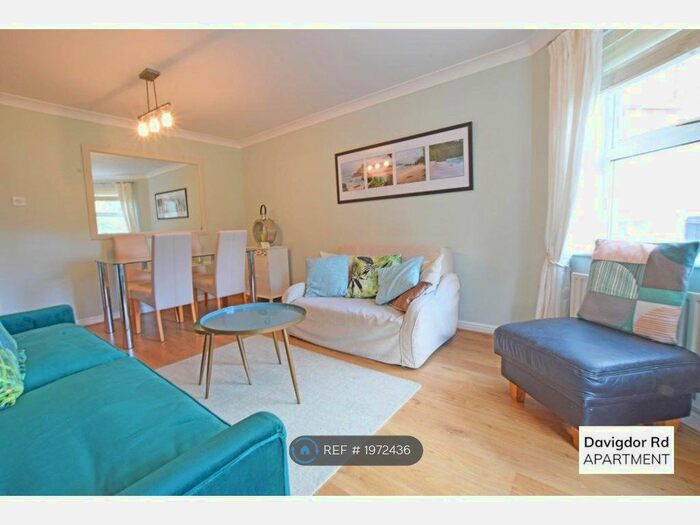 2 Bedroom Flat To Rent In Petworth House, Hove, BN3