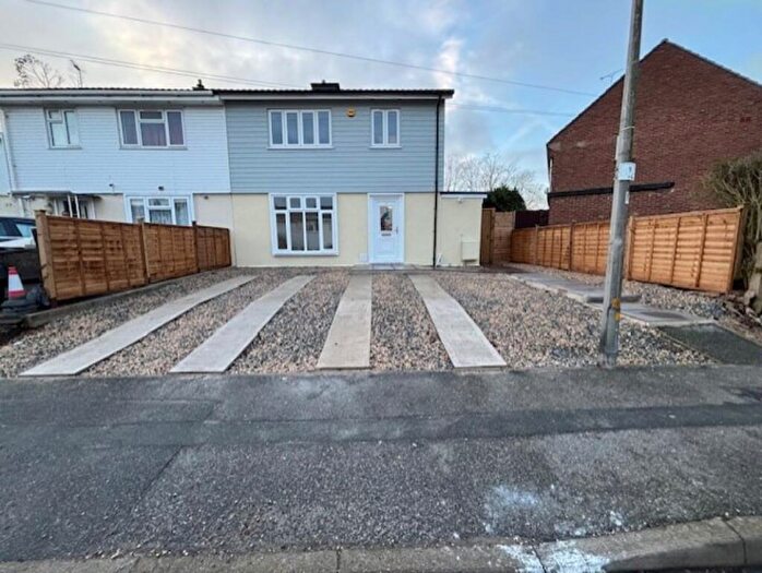 3 Bedroom Semi Detached House For Sale In Deanery Gardens, Braintree, CM7
