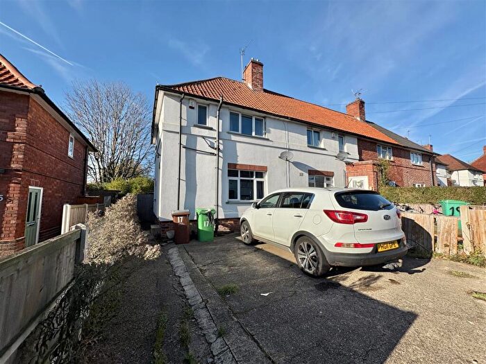 3 Bedroom End Of Terrace House To Rent In Aston Avenue, Beeston, Nottingham, NG9