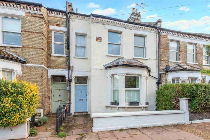 2 Bedroom Flat To Rent In Haldon Road, London, SW18