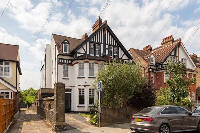 2 Bedroom Flat To Rent In Conyers Road, London, SW16