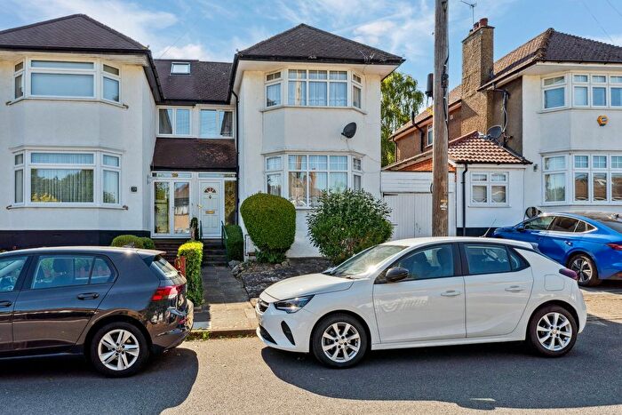3 Bedroom Semi Detached House For Sale In Middleton Drive, Pinner, HA5