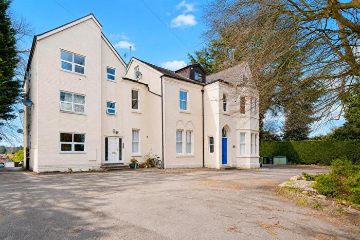 2 Bedroom Apartment For Sale In The Paddocks, Holmewood Close, Kenilworth, CV8