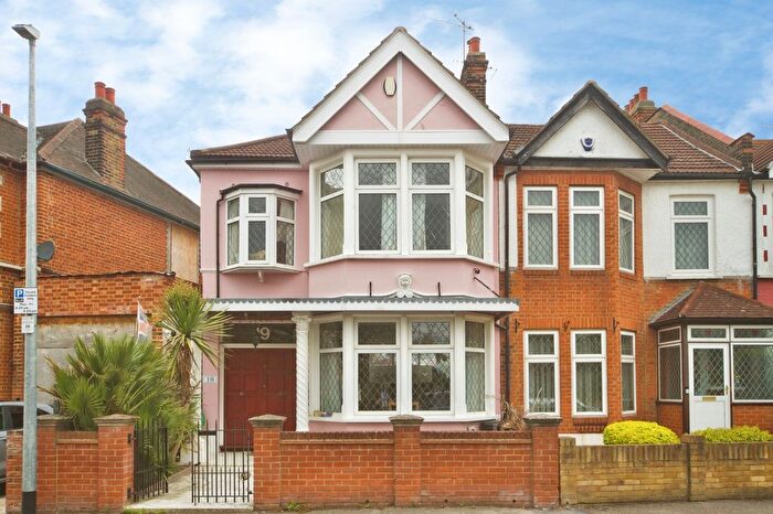4 Bedroom Semi-Detached House For Sale In Lake House Road, London, E11