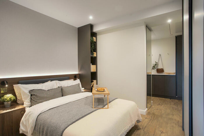 Studio To Rent In College Road, East Croydon, London, CR0