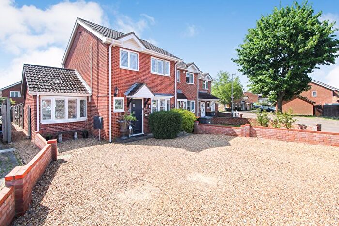 3 Bedroom End Of Terrace House For Sale In The Silver Birches, Kempston, MK42