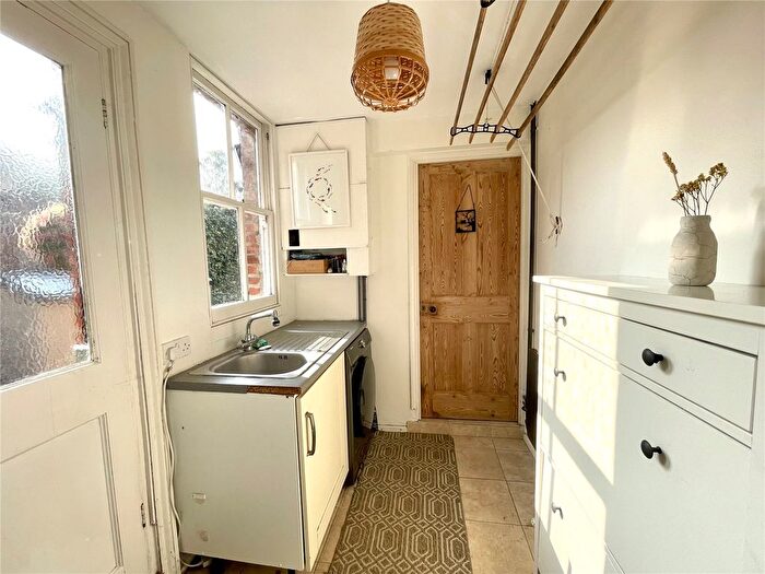 2 Bedroom Semi-Detached House For Sale In Union Street, Farnborough, Hampshire, GU14