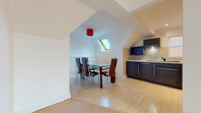 2 Bedroom Flat To Rent In Walm Lane, London, NW2