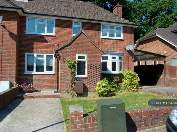2 Bedroom Semi-Detached House To Rent In Chetwode Terrace, Aldershot, GU11