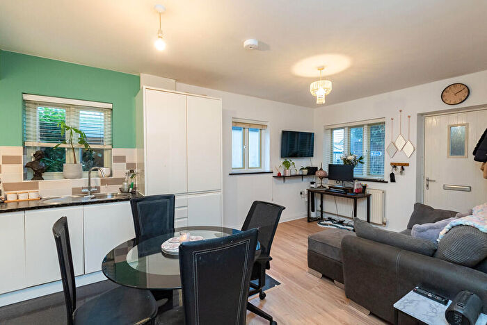 1 Bedroom Apartment For Sale In Vincent Walk, Dorking, RH4