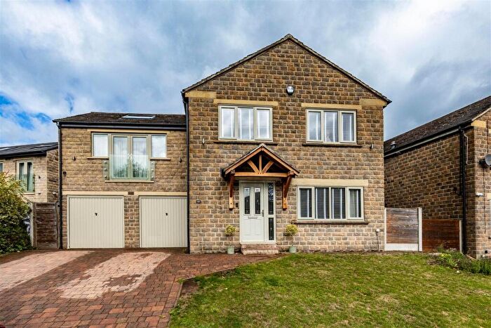 4 Bedroom Detached House To Rent In Woodfield Drive, Greetland, HX4