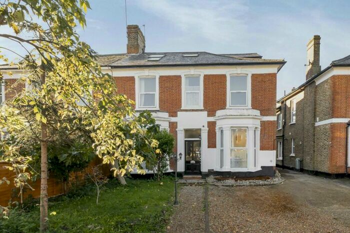 2 Bedroom Flat To Rent In Alexandra Grove, Finchley, N12