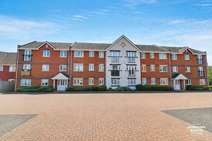 2 Bedroom Flat For Sale In Moorhen Close, Brownhills, Walsall, WS8