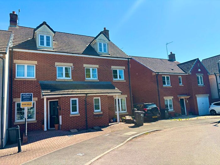 3 Bedroom Terraced House For Sale In John Alder Close, Chiseldon, Swindon, SN4