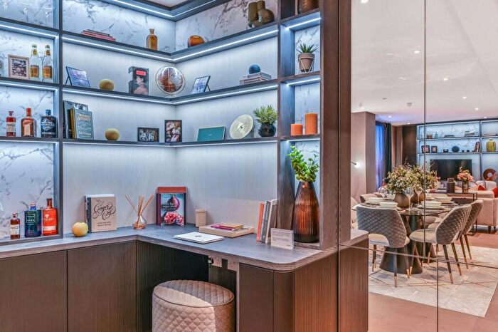 2 Bedroom Flat For Sale In The Pinnacle, Kennington, London, SE11