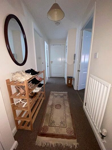 2 Bedroom Flat For Sale In Friar Court, Worcester, WR1