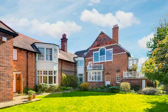 2 Bedroom Flat For Sale In Kara Lodge, Newton Grove, W4