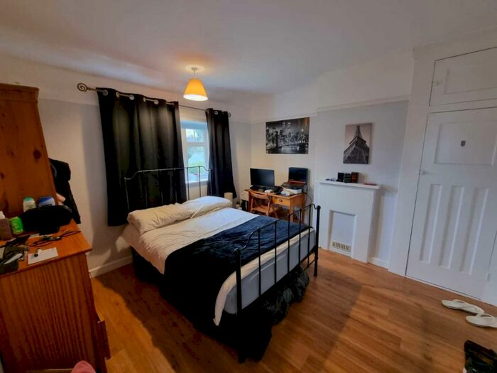 4 Bedroom Semi-Detached House To Rent In Cherry Tree Avenue, Guildford, GU2