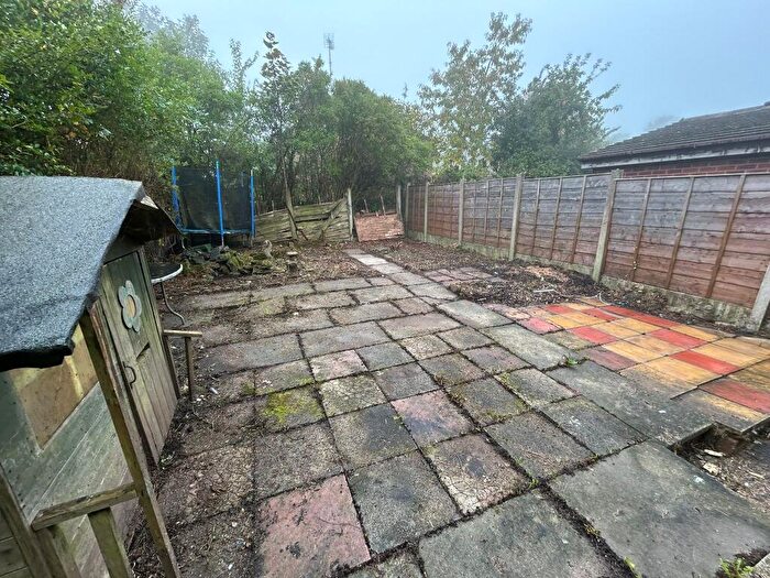 3 Bedroom End Of Terrace House For Sale In Windermere Road, Middleton, Manchester, M24