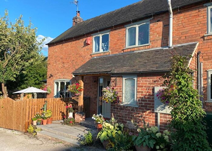 3 Bedroom Detached House For Sale In The Hollies, Main Street Milton, Derby, DE65