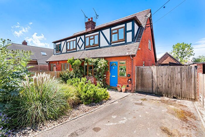 3 Bedroom Semi-Detached House For Sale In South Lane, Ash, Aldershot, GU12
