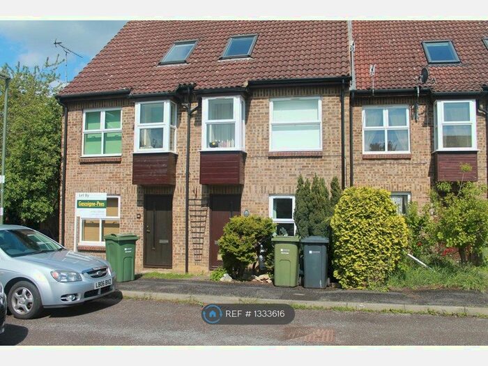 1 Bedroom Flat To Rent In Bradfield Close, Guildford, GU4