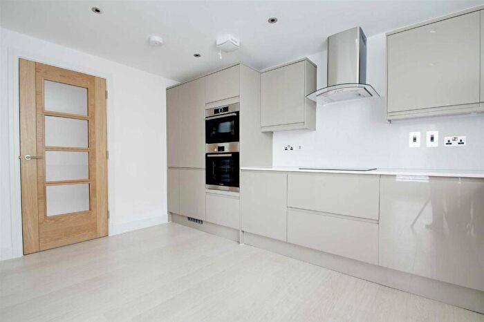 1 Bedroom Apartment To Rent In High Street, Berkhamsted, HP4