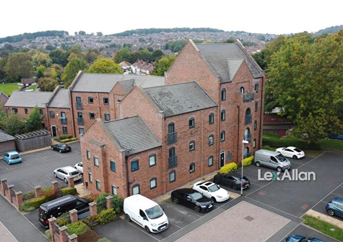 2 Bedroom Apartment For Sale In Argyle Close, Stourbridge, DY8