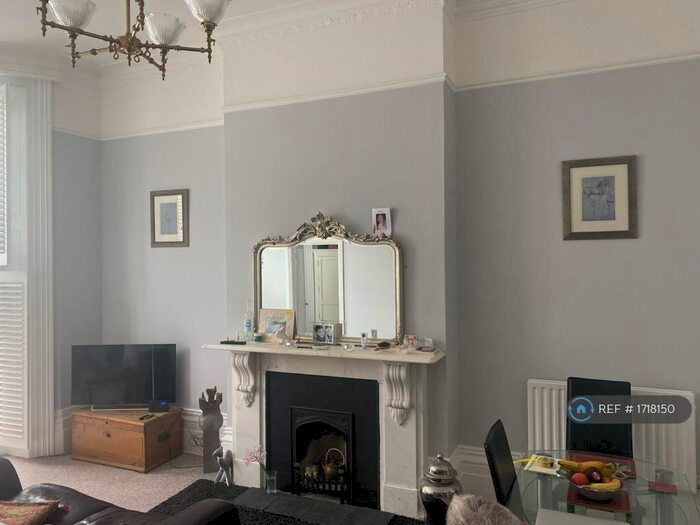 2 Bedroom Flat To Rent In Chesham Place, Brighton, BN2