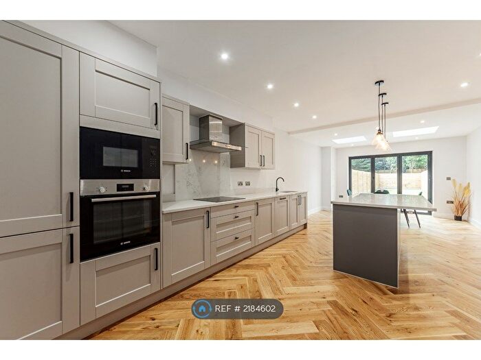 4 Bedroom Terraced House To Rent In Grandview Heights, Coulsdon, CR5