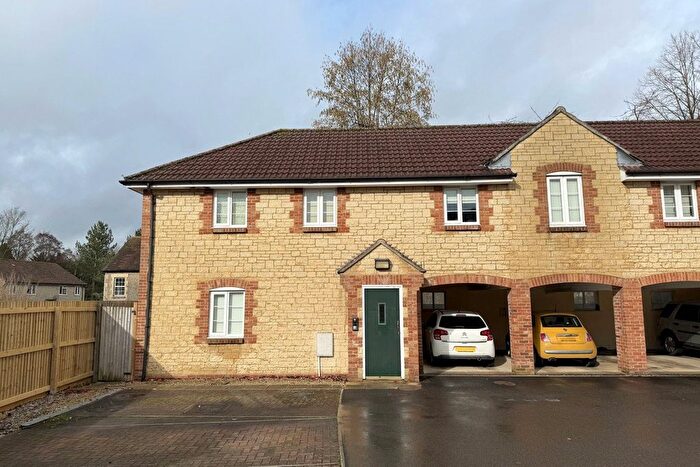 1 Bedroom Flat For Sale In Pines Close, Wincanton, Somerset, BA9