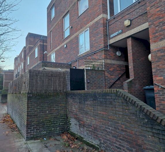 4 Bedroom Maisonette To Rent In Mansford Street, London, E2