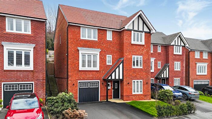 5 Bedroom Detached House For Sale In Fletcher Close, Ramsbottom, BL0