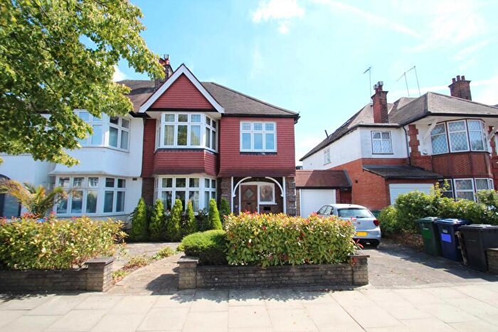 4 Bedroom Semi Detached House To Rent In Creighton Avenue, East Finchley, N2