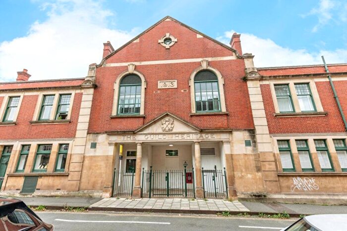 Flat For Sale In Braggs Lane, Bristol, BS2