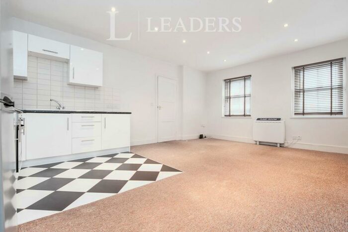 1 Bedroom Apartment To Rent In Archway Court, SN7