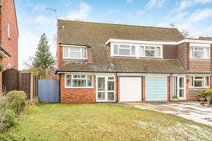 3 Bedroom Semi-Detached House For Sale In Sweetwater Close, Shamley Green, Guildford, GU5