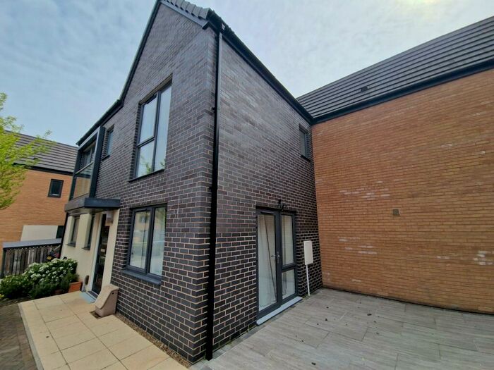 2 Bedroom House To Rent In Farrier Close, Doncaster, DN1