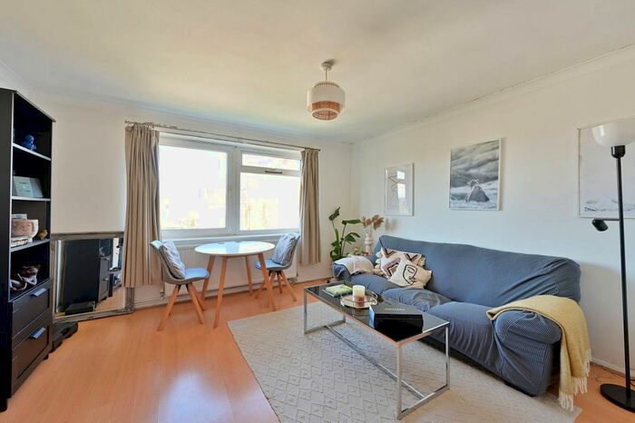 1 Bedroom Flat To Rent In Hartfield Road, Wimbledon, London, SW19