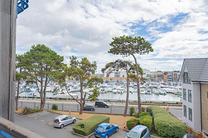 2 Bedroom Apartment For Sale In Corscombe Close, Weymouth, DT4