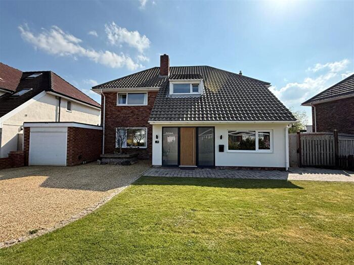 4 Bedroom Detached House For Sale In Thornton Crescent, Gayton, Wirral, CH60