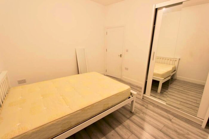 2 Bedroom Apartment To Rent In Barrett's Grove, London, N16