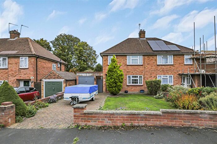 3 Bedroom Semi-Detached House For Sale In Reynards Way, Bricket Wood, St. Albans, AL2